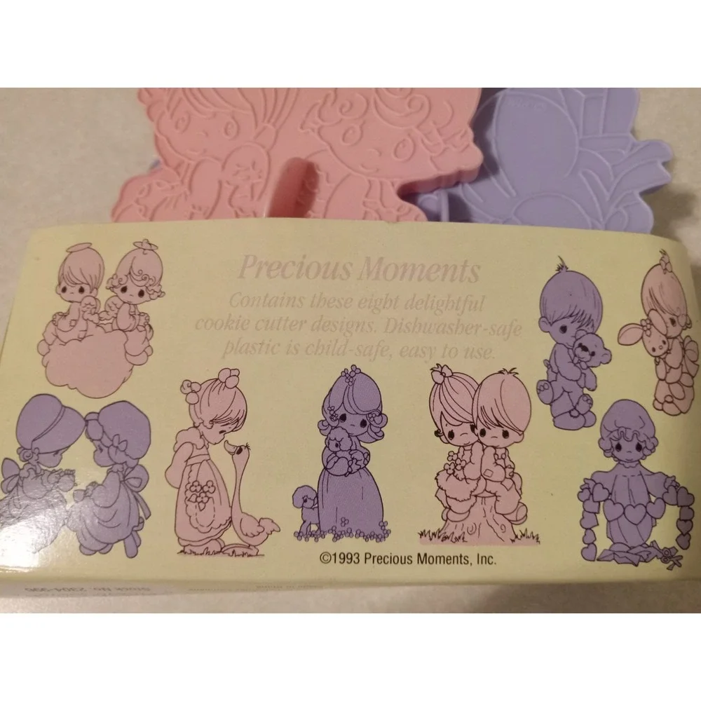 Vintage Lot of 8 Precious Moments Wilton plastic Cookie Cutters / 1993
